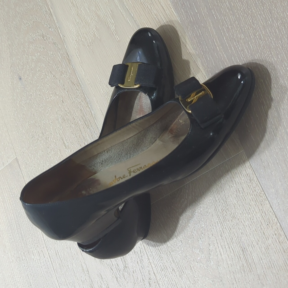Salvatore Ferragamo Black Patent Leather Pumps Size 7